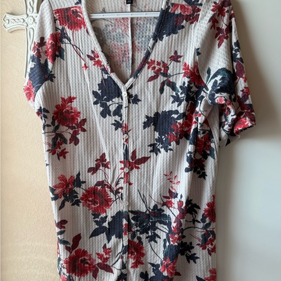 Torrid Tops - Picture 10 of 16